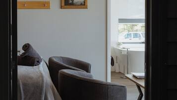 Chambre Double Supérieure, vue fleuve | Lits bébé (gratuits), Wi-Fi gratuit, draps fournis