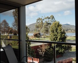 Free cribs/infant beds, free WiFi, bed sheets