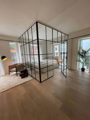3 bedrooms, desk, iron/ironing board, WiFi