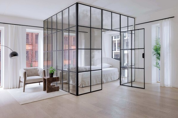 3 bedrooms, desk, iron/ironing board, WiFi