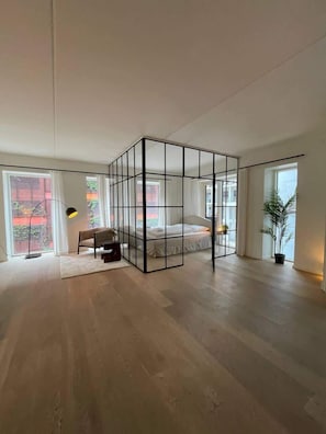 3 bedrooms, desk, iron/ironing board, WiFi