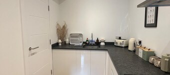 Premium apartment close to the beach, Turner contemporary and dreamland Pets ok.
