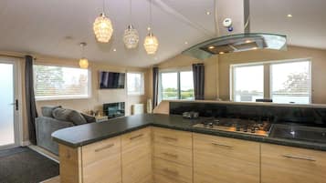 Dishwasher, cookware/dishes/utensils