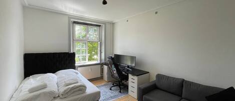 1 chambre, bureau, fer et planche à repasser, Wi-Fi