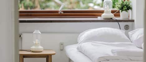 1 makuuhuone, työpöytä, silitysrauta/-lauta, Wi-Fi