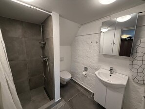 تجهيزات دش، مجففات شعر، مناشف