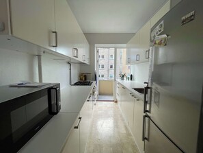 Fridge, microwave, stovetop, toaster