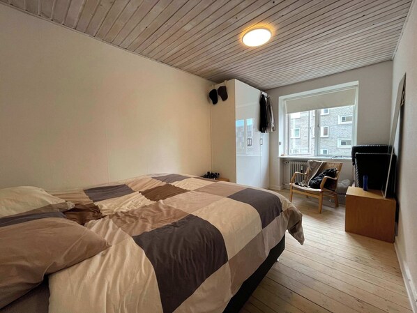 1 bedroom, iron/ironing board, Internet