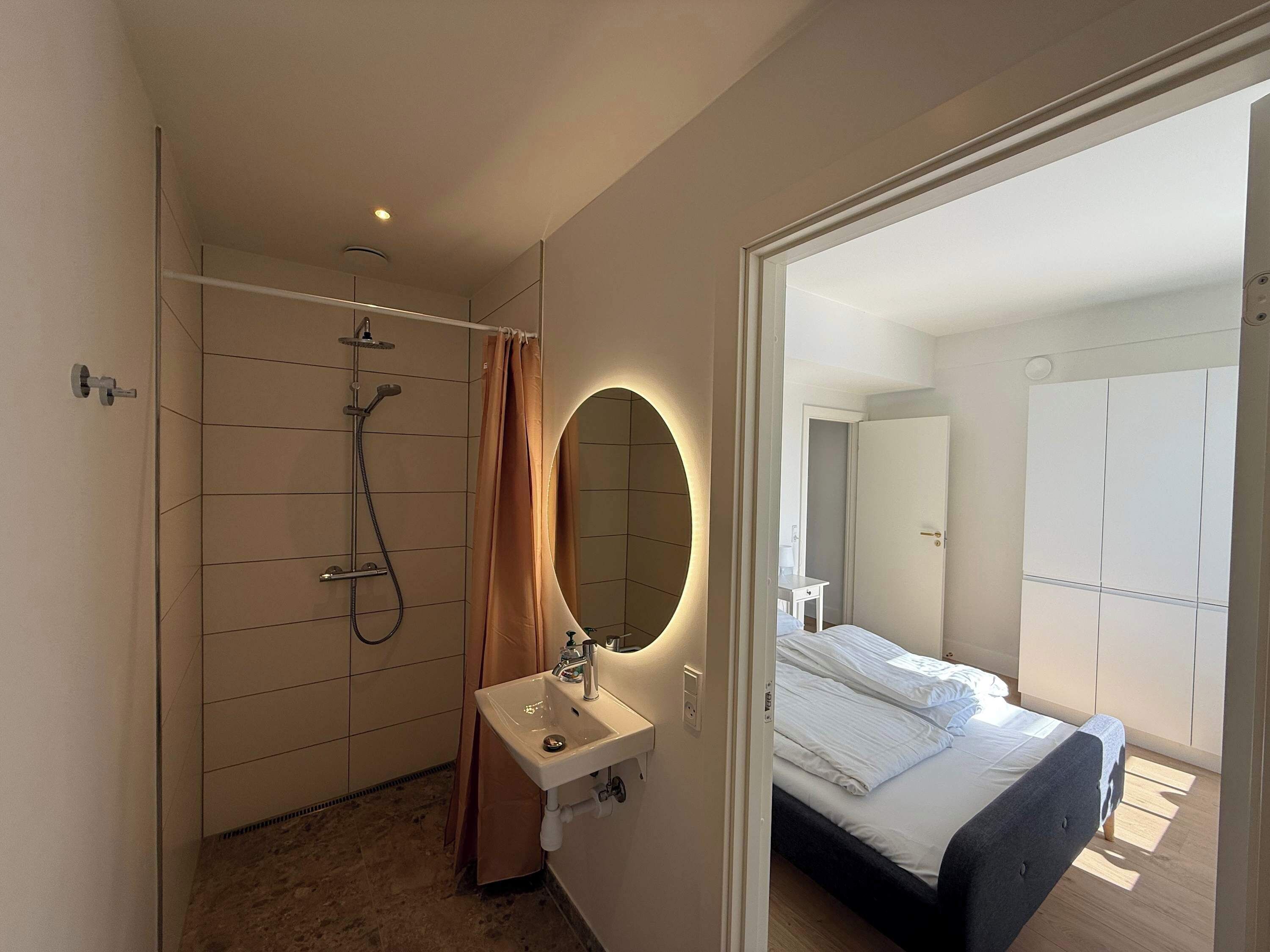 3 sovrum, skrivbord, strykjärn/strykbräda och wi-fi