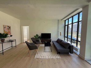 Televisor i oficines