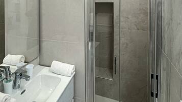 Superior Apartment, Balcony | Bathroom