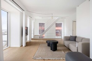 TV, offices - Water front Doublex w water view & terasse (København)