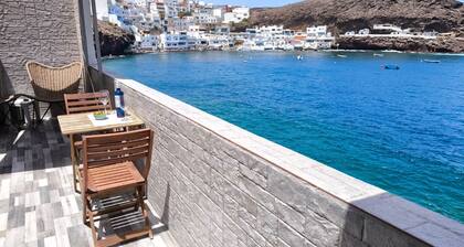 Beachfront penthouse in Tufia - Eco retreat with panoramic views