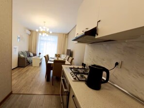 Fridge, microwave, oven, stovetop - Stylish Apartment in Prestigious Towers in Baku (Bakı)