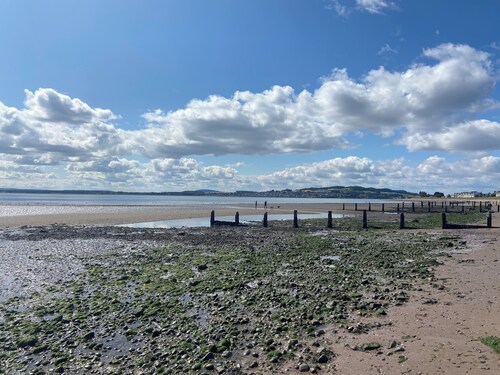 Bumblebee Cabin at Redroofs