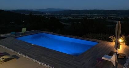Villa de Luxe â Vues Panoramiques avec Vue sur la Montagne, Wi-Fi et Climatisation
