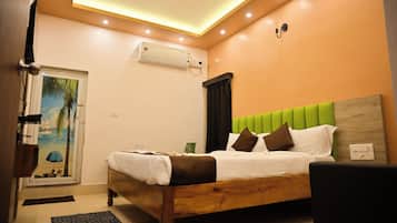 Superior Quadruple Room | Premium bedding, desk, laptop workspace, soundproofing