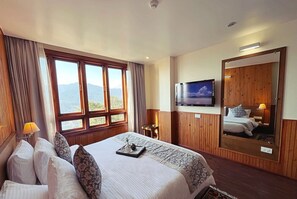 Family Triple Room, Mountain View | In-room safe, desk, laptop workspace, soundproofing