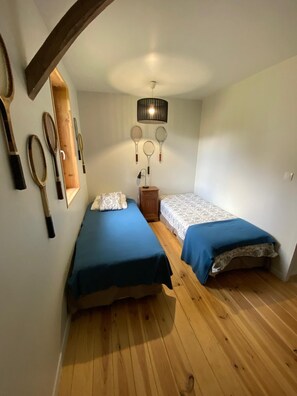 2 chambres, lit parapluie, Wi-Fi gratuit, draps fournis