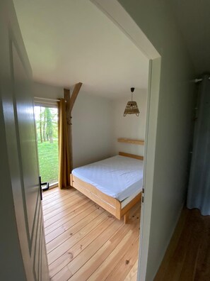 2 soverom, strykejern/-brett, reiseseng for barn og wi-fi (inkludert)