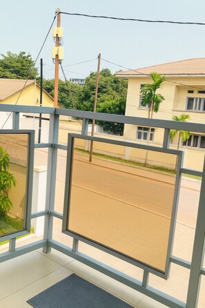 Room, 1 Bedroom, Smoking, Balcony | Balcony - Room-cozy Guest Room in Kinshasa With Ba (Kinshasa)