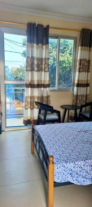 Room, 1 Bedroom, Smoking, Balcony | 1 bedroom - Room-cozy Guest Room in Kinshasa With Ba (Kinshasa)