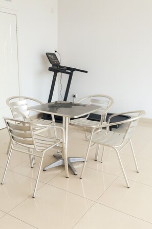 Room, 1 Bedroom, Smoking, Balcony | Dining room - Room-cozy Guest Room in Kinshasa With Ba (Kinshasa)
