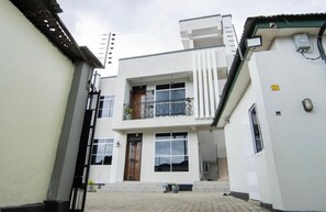 Exterior - Luxury meets comfort in Mbezi Beach (Dar es Salaam)