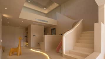 Deluxe Quadruple Room, Hill View | Free WiFi