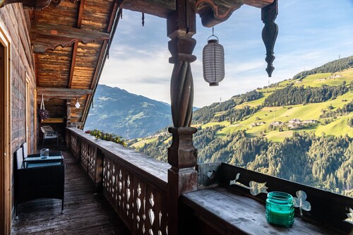 Holiday Home 'A Nett’s Nest' with Mountain View, Shared Terrace and Wi-Fi