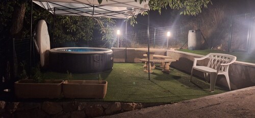 4-bedroom villa for 10 people between sea and mountains with jacuzzi and motorcycle garage