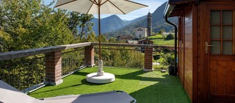 Apartment 'La Terrazza' with Mountain View, Wi-Fi and Air Conditioning
