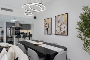 Dining - Elegant 2BR w/ Balcony, walk to JBR Beach (Dubai)