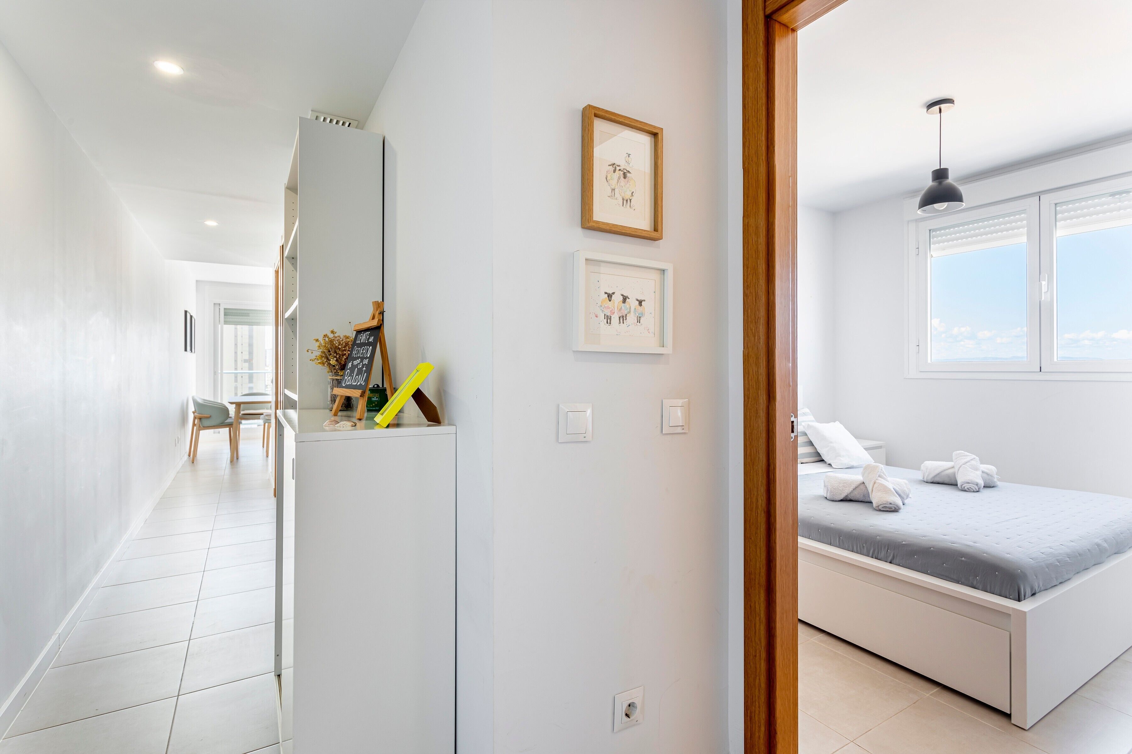 2 habitaciones, tabla de planchar con plancha, wifi y ropa de cama 