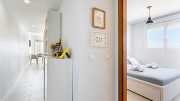 2 habitaciones, tabla de planchar con plancha, wifi y ropa de cama