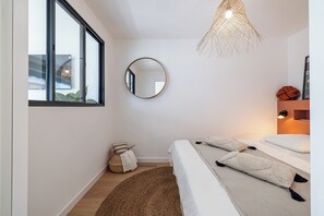 1 habitación, tabla de planchar con plancha, internet y ropa de cama 