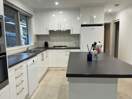 Microwave, oven, stovetop, dishwasher. Hilltop Haven