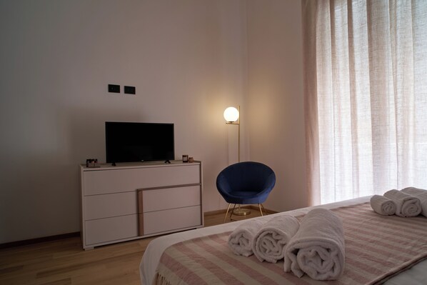 1 bedroom, free WiFi, bed sheets