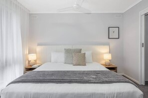 3 bedrooms, iron/ironing board, WiFi, bed sheets