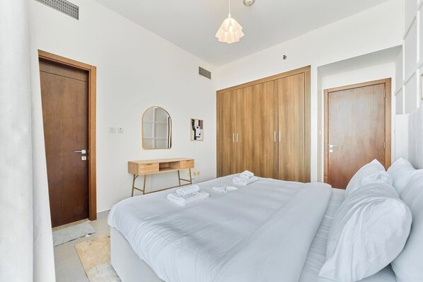 3 bedrooms, iron/ironing board, WiFi, bed sheets