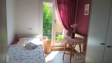 4 bedrooms, WiFi, bed sheets