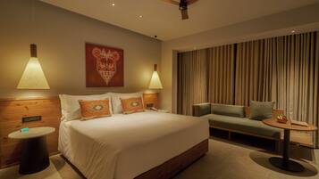 Standard Double Room | In-room safe, iron/ironing board, free WiFi