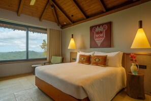 Coffres-forts dans les chambres, fer et planche à repasser