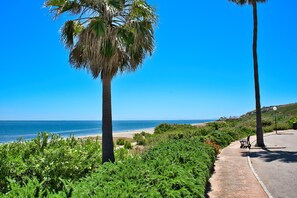 Beach nearby - 3128 Beachfront Casa Luna in Aldea Beach (Manilva)
