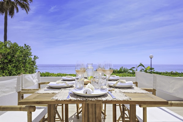 Outdoor dining