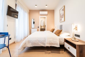 高級開放式客房 | 熨斗/熨衣板、免費無線上網、床單