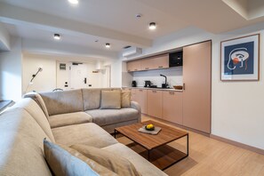 Televisión 60 cm con canales de televisión por cable