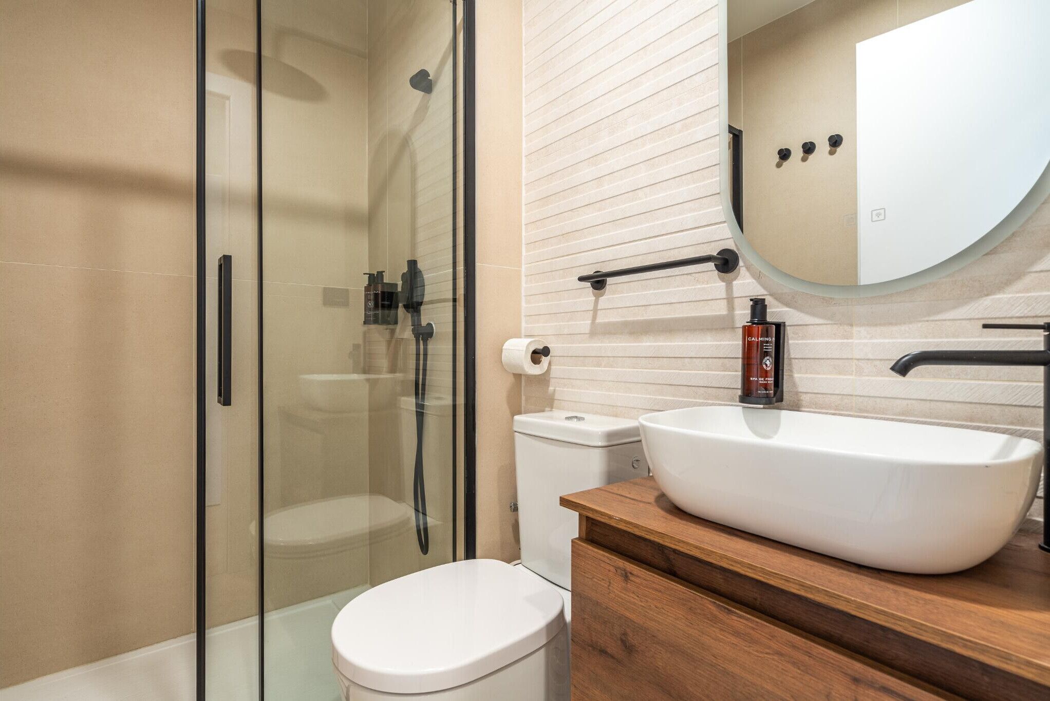 Family Apartment | Bathroom | Shower, hair dryer, towels, soap