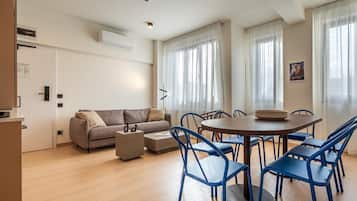 Appartamento familiare | Area soggiorno | TV 60 cm con canali via cavo