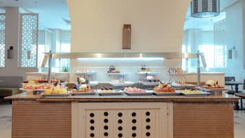 Free daily buffet breakfast